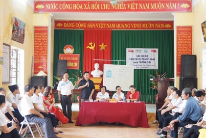 Lãnh đạo Trung ương Hội NCT VIệt Nam: Thăm mô hình Câu lạc bộ Liên thế hệ tự giúp nhau; tặng quà gia đình có hoàn cảnh khó khăn tại tỉnh Thanh Hóa
