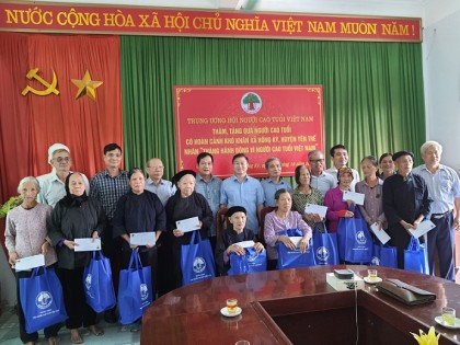 Lãnh đạo Trung ương Hội NCT Việt Nam: Thăm, tặng quà cán bộ Hội và NCT có hoàn cảnh đặc biệt khó khăn các địa phương