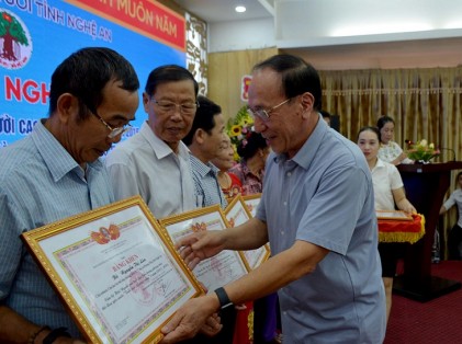 Hội NCT tỉnh Nghệ An: Biểu dương cán bộ Hội NCT tiêu biểu giai đoạn 2015 - 2020 và kỷ niệm 25 năm ngày thành lập Hội NCT Việt Nam
