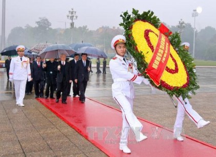 Lãnh đạo Đảng, Nhà nước vào Lăng viếng Chủ tịch Hồ Chí Minh nhân dịp Tết Nguyên đán Ất Mùi 2015 
