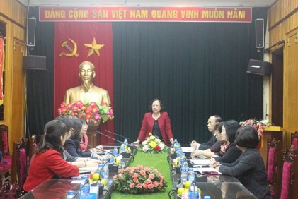 Chủ tịch Phạm Thị Hải Chuyền trả lời phỏng vấn Đài Truyền hình và Đài Phát thanh Quốc gia Thái Lan