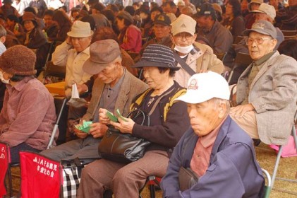 Nhật Bản đối mặt với thách thức già hóa dân số 
