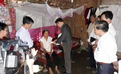 Lãnh đạo Trung ương Hội NCT Việt Nam: Thăm, tặng quà hội viên NCT có hoàn cảnh đặc biệt khó khăn tại huyện Yên Bình, tỉnh Yên Bái