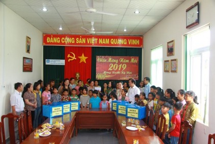 Lãnh đạo Trung ương Hội NCT Việt Nam: Thăm, tặng quà Làng trẻ em SOS Pleiku