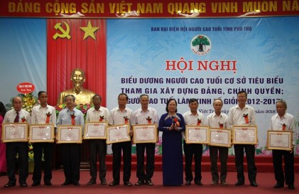 Tỉnh Phú Thọ: Tổ chức Hội nghị biểu dương NCT cơ sở tiêu biểu tham gia xây dựng Đảng, chính quyền; NCT làm kinh tế giỏi giai đoạn 2012 - 2017
