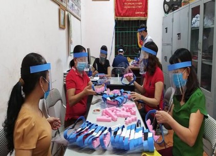 Hội NCT xã Phú Nghĩa, huyện Lạc Thuỷ, tỉnh Hoà Bình tích cực tham gia phòng chống dịch Covid – 19