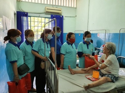 Hội NCT huyện Hóc Môn, TP Hồ Chí Minh: Chăm lo, hỗ trợ người cao tuổi trong dịch Covid-19