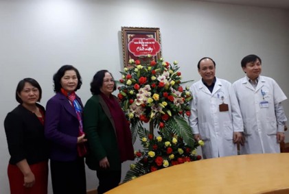 Chủ tịch Hội NCT Việt Nam Phạm Thị Hải Chuyền chúc mừng Bệnh viện Hữu nghị Việt Xô: Tri ân những thầy thuốc đóng góp công sức chăm sóc NCT