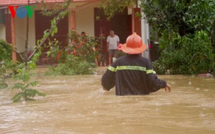 Bước đầu cứu trợ khẩn cấp người dân Quảng Ninh bị ảnh hưởng lũ lụt 