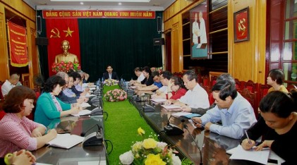 Cơ quan Trung ương Hội NCT Việt Nam nghe báo cáo về thời sự quốc tế