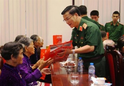 Bộ Quốc phòng gặp mặt 28 Bà mẹ Việt Nam anh hùng tỉnh Long An 
