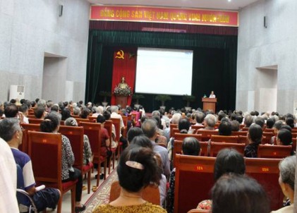 Trung ương Hội NCT Việt Nam: Tổ chức Hội nghị tập huấn tư vấn hướng dẫn chăm sóc mắt cho NCT quận Hoàng Mai, TP Hà Nội