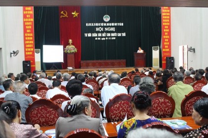 Trung ương Hội NCT Việt Nam: Tổ chức Hội nghị tập huấn tư vấn hướng dẫn chăm sóc mắt cho NCT huyện Gia Lâm, TP Hà Nội