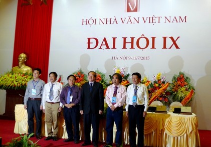 Nhà thơ Hữu Thỉnh tiếp tục giữ chức Chủ tịch Hội Nhà văn Việt Nam 