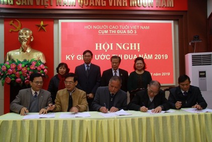 Hội NCT Cụm thi đua số 3 Hội NCT Việt Nam: Tổ chức Hội nghị triển khai nhiệm vụ và kí kết giao ước thi đua năm 2019