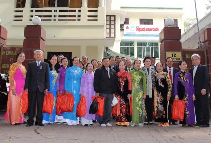 Hội NCT phường Nam Hòa, thị xã Quảng Yên, tỉnh Quảng Ninh: Thăm Trung ương Hội NCT Việt Nam