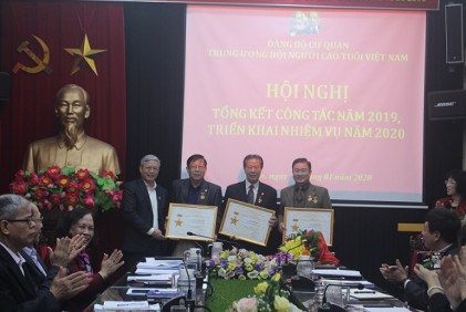 Đảng bộ Cơ quan Trung ương Hội NCT Việt Nam: Trao tặng Huy hiệu và Kỷ niệm chương của Đảng cho các đảng viên có nhiều đóng góp; Quán triệt Nghị quyết 11 của Ban Chấp hành Trung ương Đảng khóa XII; Tổng kết công tác năm 2019