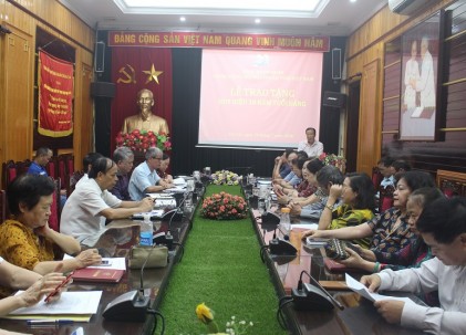 Đảng bộ Cơ quan Trung ương Hội NCT Việt Nam: Trao tặng Huy hiệu 30 năm tuổi Đảng; Sơ kết công tác 6 tháng đầu năm, phương hướng nhiệm vụ đến cuối năm 2020