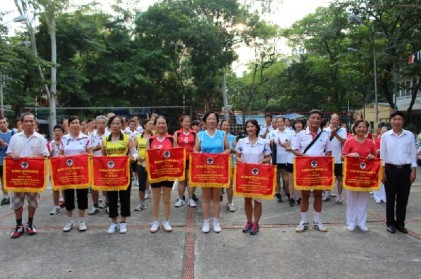 Hội NCT phường Nghĩa Tân tổ chức giao lưu thi đấu thể thao NCT trên địa bàn.