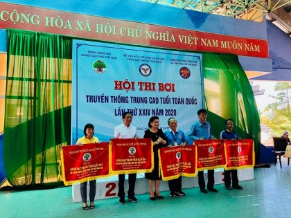 Gần 200 vận động viên tranh tài tại Hội thi bơi truyền thống trung cao tuổi toàn quốc lần thứ XXIV năm 2020