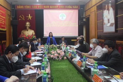 Đồng chí Bùi Thị Minh Hoài, Bí thư TW Đảng, Trưởng Ban Dân vận TW làm việc với TW Hội NCT Việt Nam