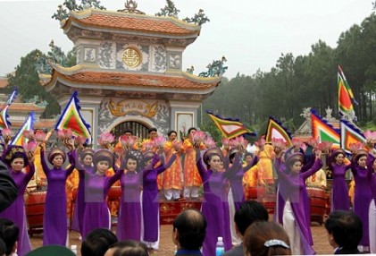 Các hoạt động lễ hội và văn hóa tâm linh thu hút đông khách du lịch đến Huế 