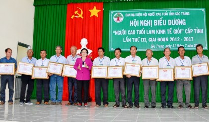 Hội nghị biểu dương NCT làm kinh tế giỏi tỉnh Sóc Trăng giai đoạn 2012-2017: Hiệu quả thiết thực từ phong trào NCT làm kinh tế giỏi