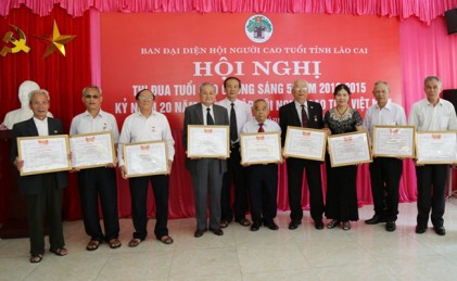  Tỉnh Lào Cai: <P> Người cao tuổi tích cực hoạt động văn thể, xây dựng nông thôn mới