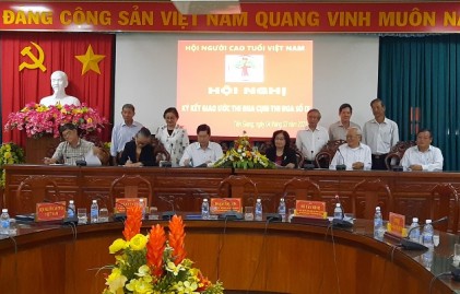 Cụm thi đua số IX Hội NCT Việt Nam: Ký kết giao ước thi đua năm 2020